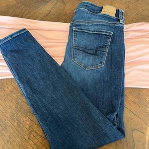 American Eagle Curvy High Rise Skinny Jeans NE(X)T LEVEL STRETCH